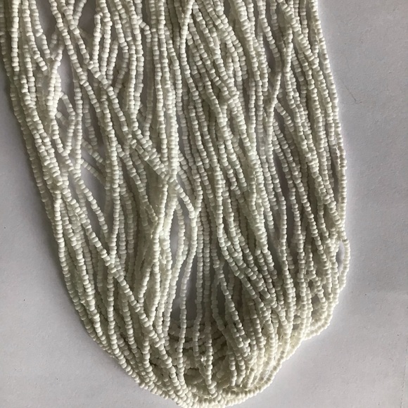 CHICO’S white 30-strand beaded necklace (C1) - Picture 4 of 6